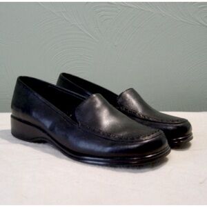 Liz Baker Hope Vintage Black Leather Loafers Square Toe Comfort Platform Flats